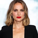 «Надеюсь, я покажу, что это возможно»: Натали Портман мечтает о веганском будущем в моде